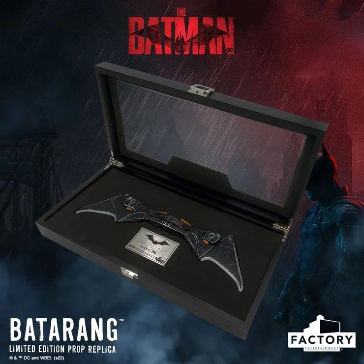 the batman batarang replica 1