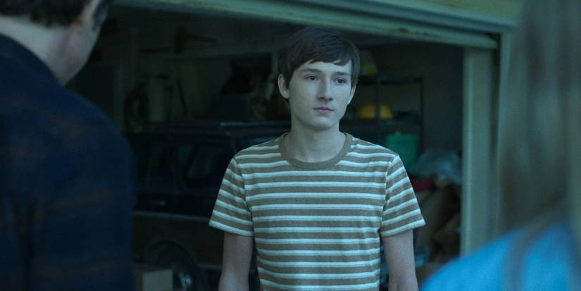 Jonah in front of Marty and Wendy in Ozark season 4 part 1