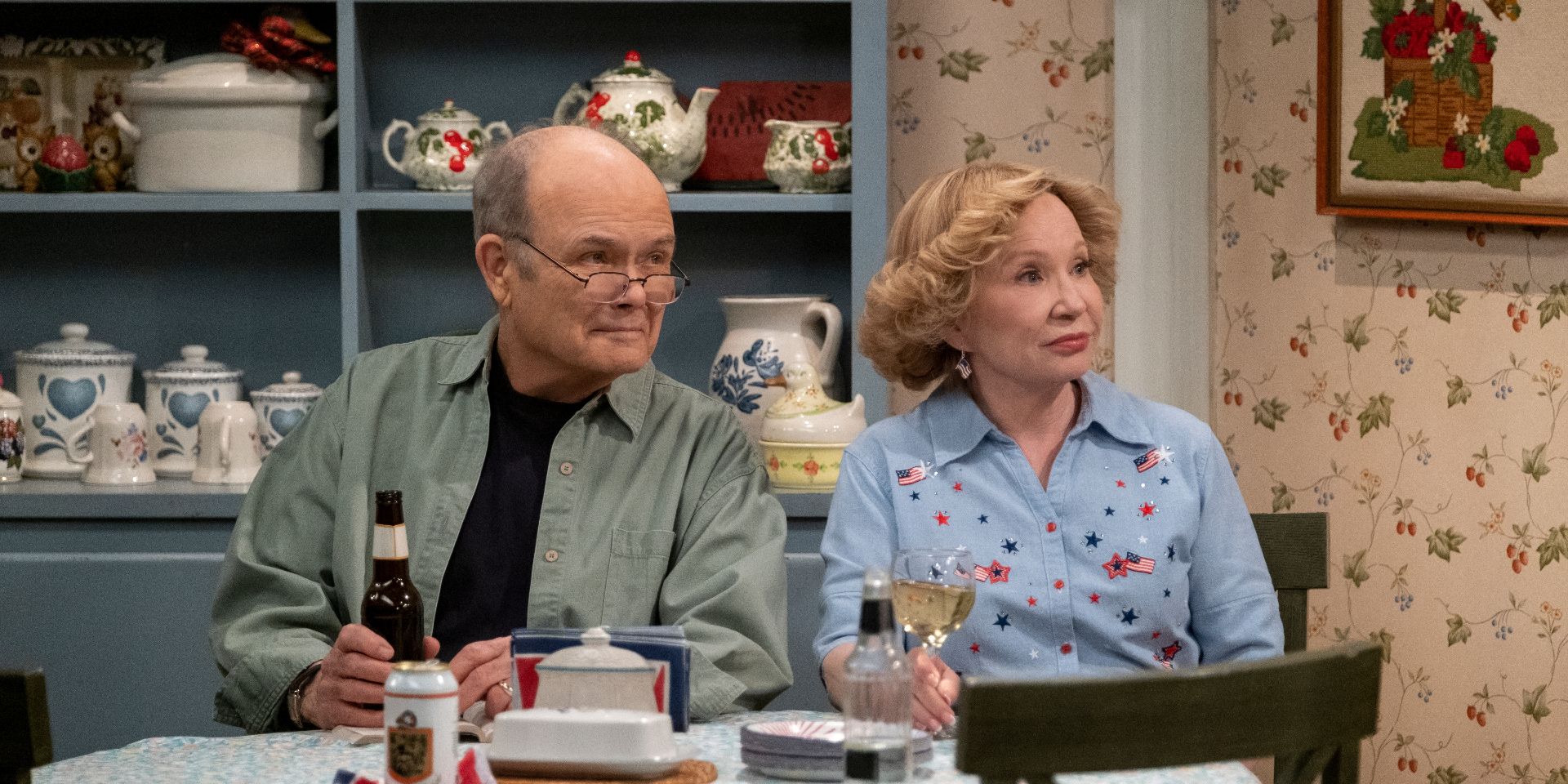 Kurtwood Smith and Debra Jo Rupp in That 90s Show promo images