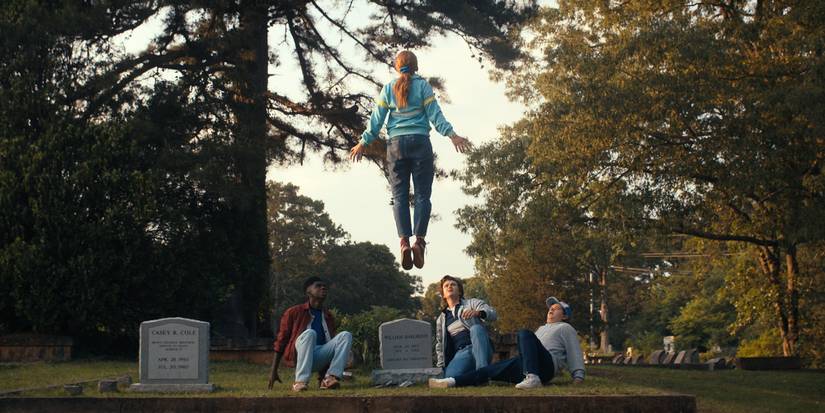 Max floating in Stranger Things