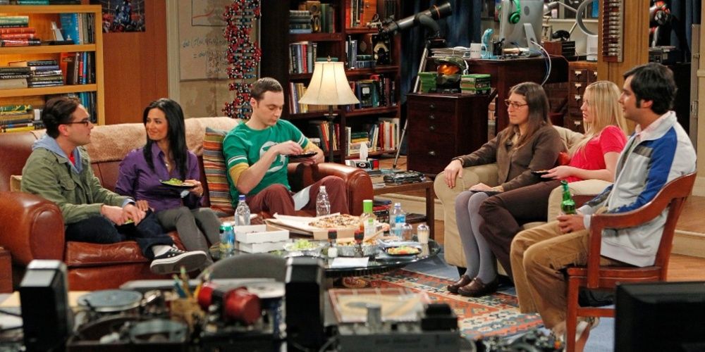 The gang eating food together in The Big Bang Theory Cropped 1 1