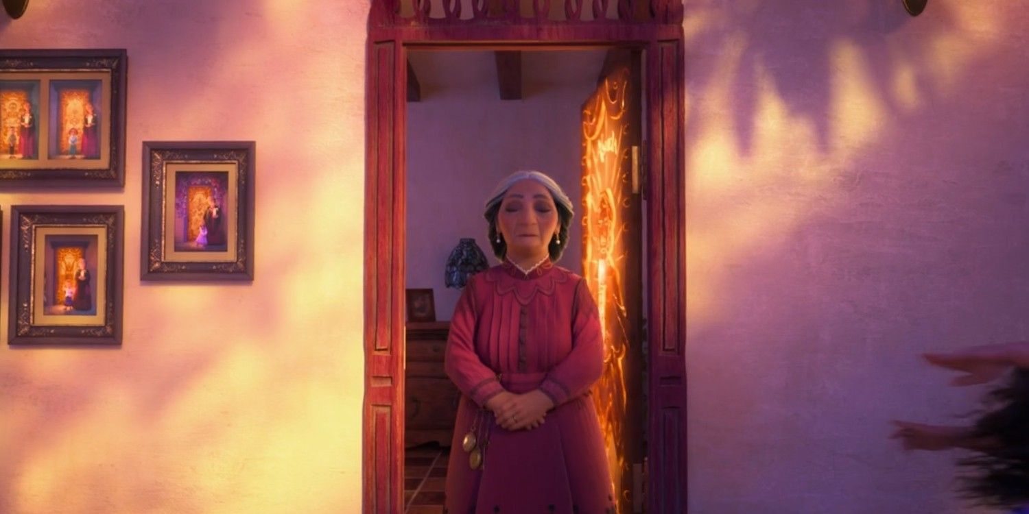 I'm Sorry, But Abuela Isn't The Villain In Encanto — Generational Trauma Is