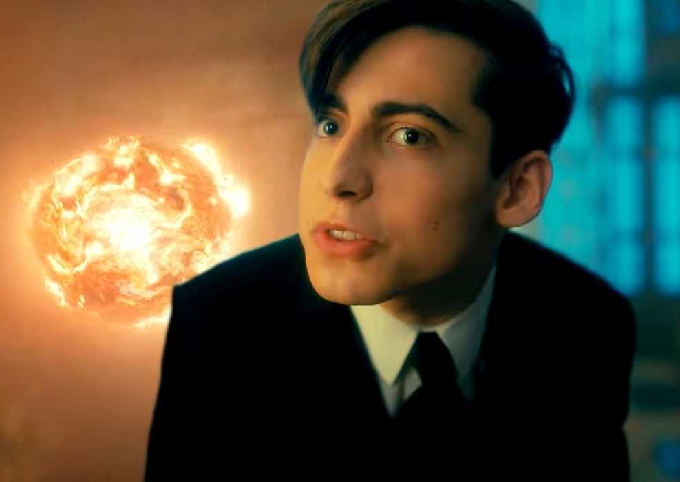 Number Five Actor How Old Is Umbrella Academy's Number Five Actor In Real Life?