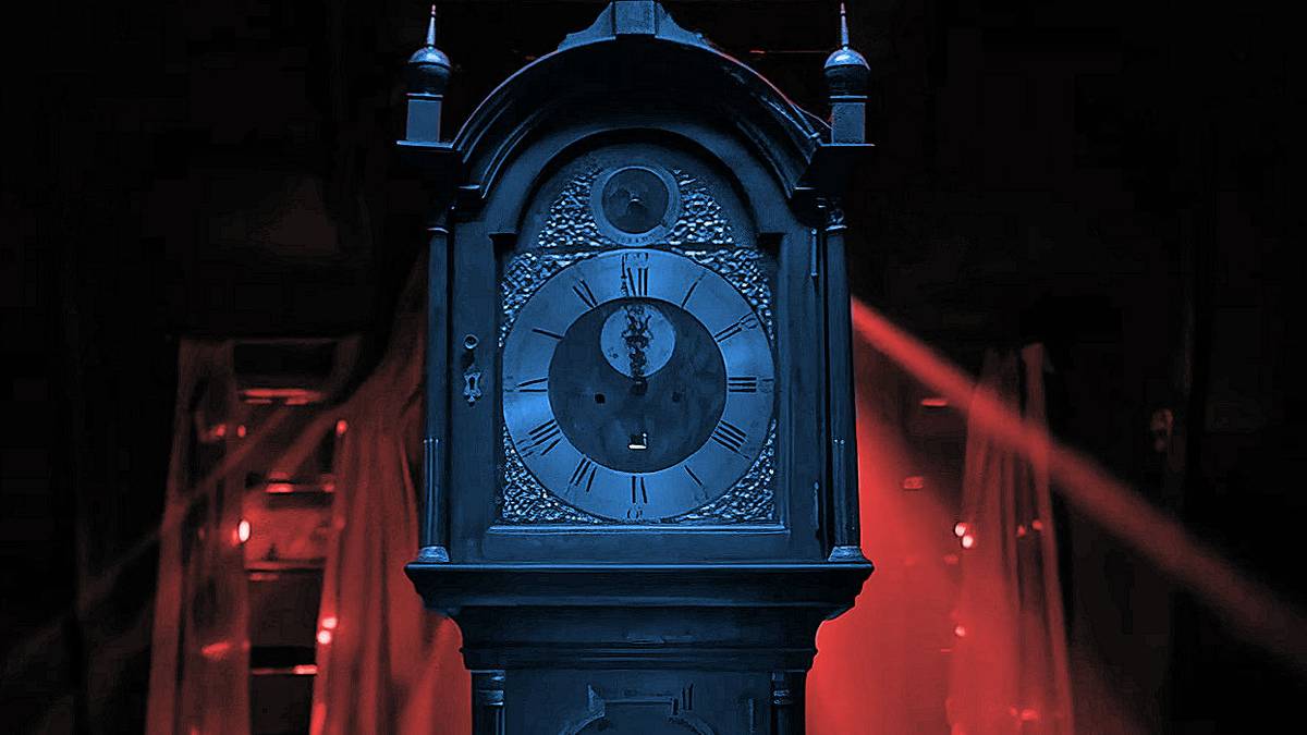What The Grandfather Clock Means In Stranger Things Season 4