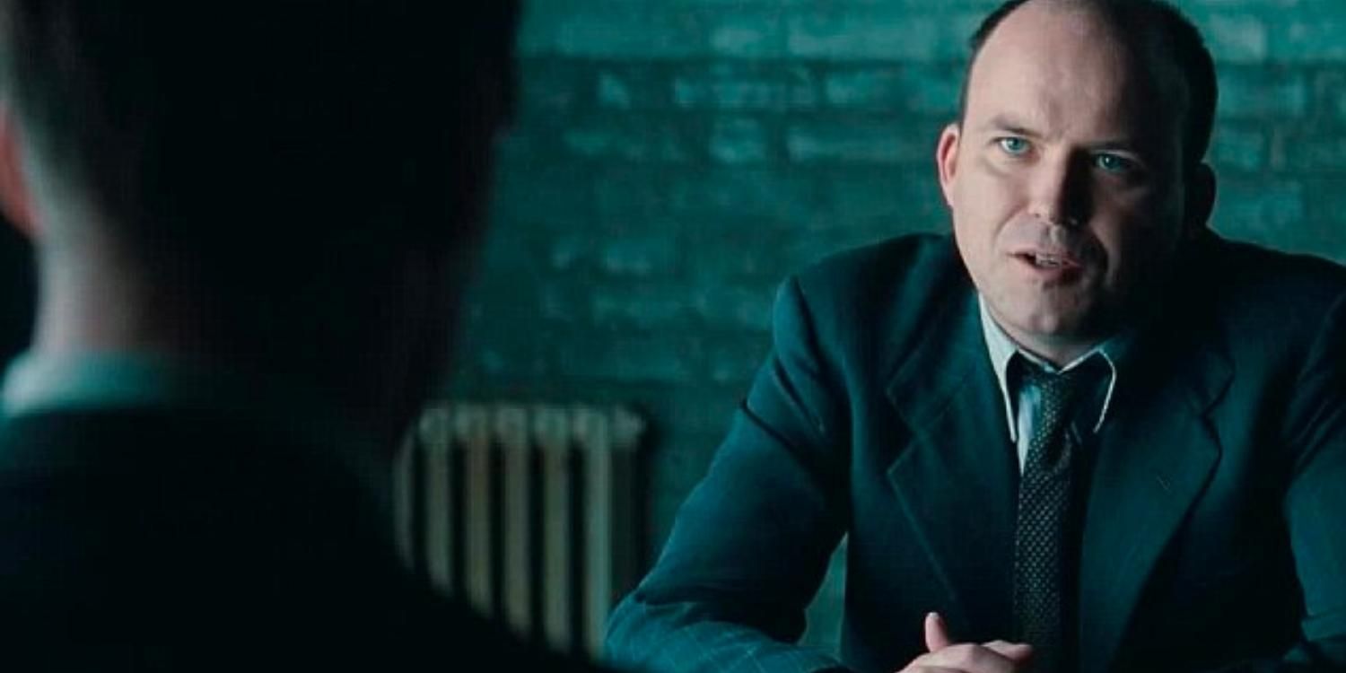 Rory Kinnear as Detective Nock talking to Turing in The Imitation Game