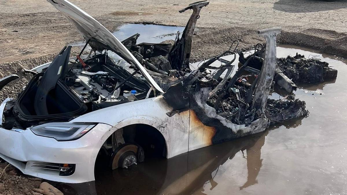 A Tesla Spontaneously Caught Fire After Being In A Junkyard For 3 Weeks
