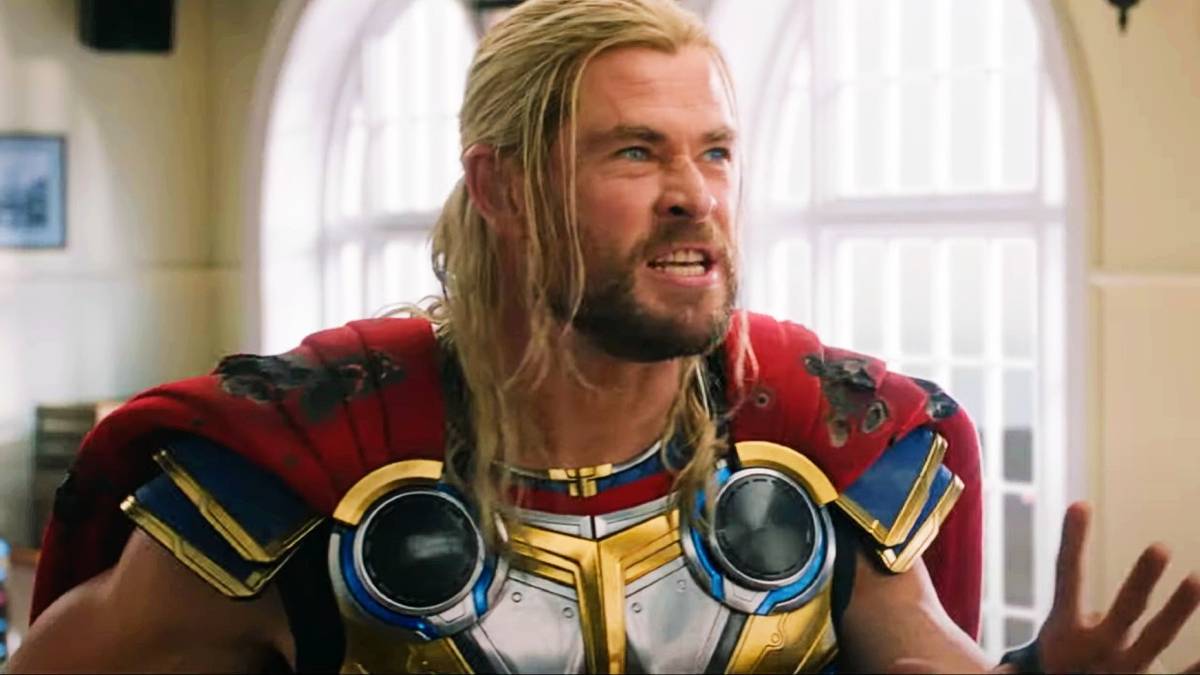 Chris Hemsworth Pokes Fun At MCU Role With Childhood Throwback Photo(02)