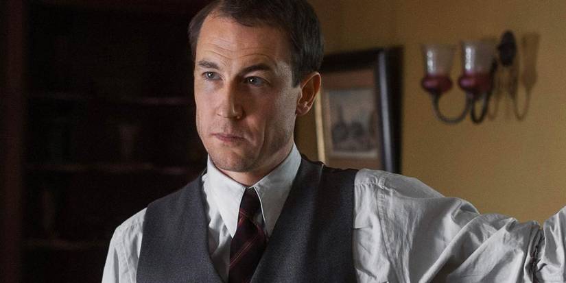 Outlander: Frank Randall played by Tobias Menzies