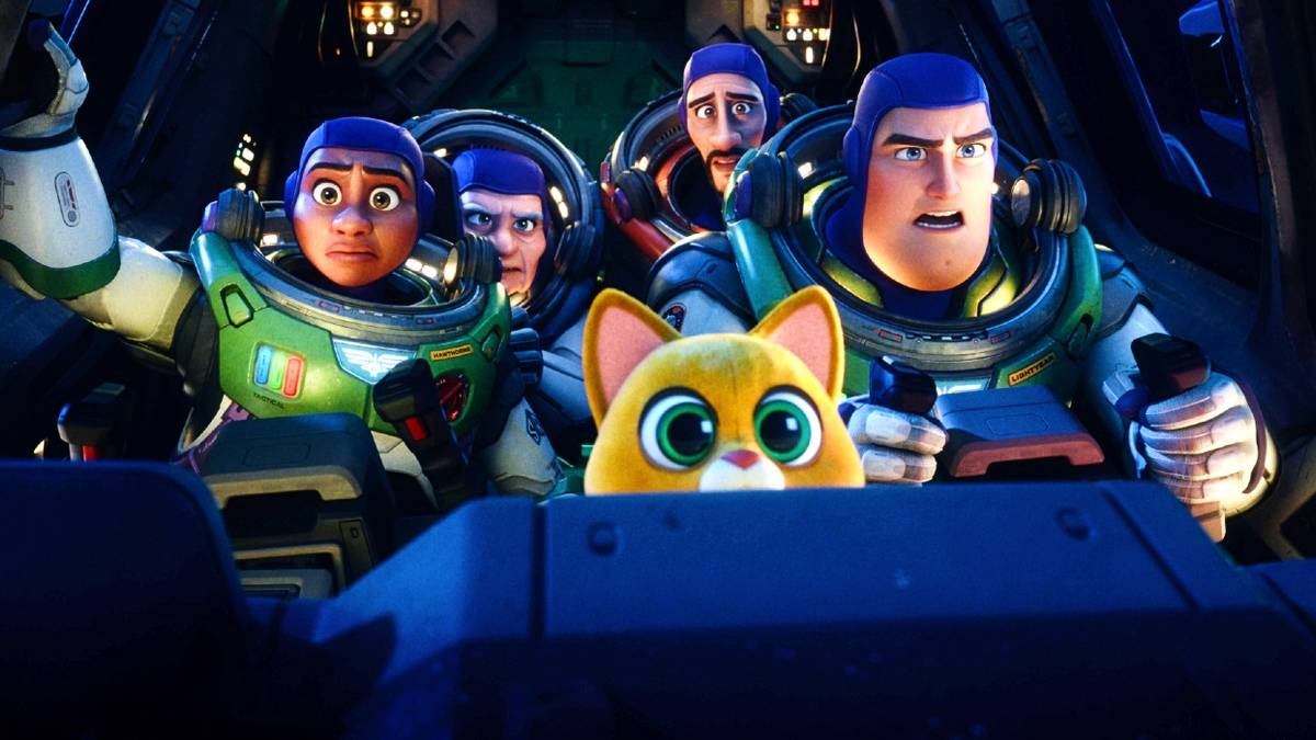 Lightyear: Oklahoma Theater Almost Censored Pixar's Same-Sex Kiss Lightyear: Oklahoma Theater Almost Censored Pixar's Same-Sex Kiss