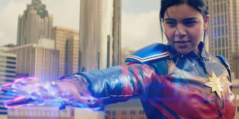 Камала Хан использует свои космические силы в Ms. Marvel