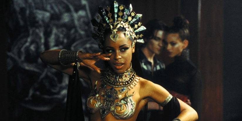 Queen Akasha (Aaliyah) dancing in Queen Of The Damned
