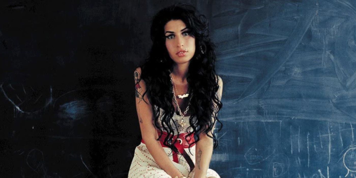 10 detalles más importantes de Back To Black Leaves Out y cambios sobre la verdadera historia de Amy Winehouse