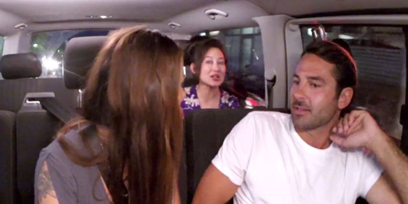 Aesha dan Travis berbicara dengan Mila di dalam mobil di Bawah Dek Med