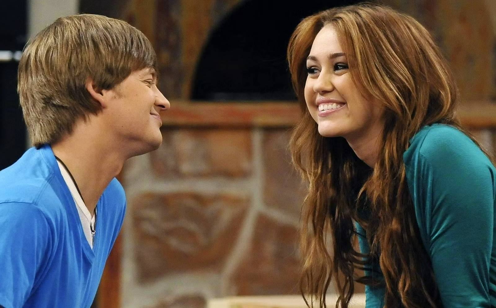 Jason Earles Og Miley Cyrus Kysser Jason Earles | Jason Is Miley