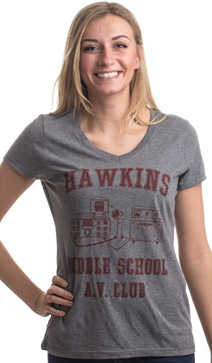 Camiseta Hawkins AV melhor roupa de coisas estranhas