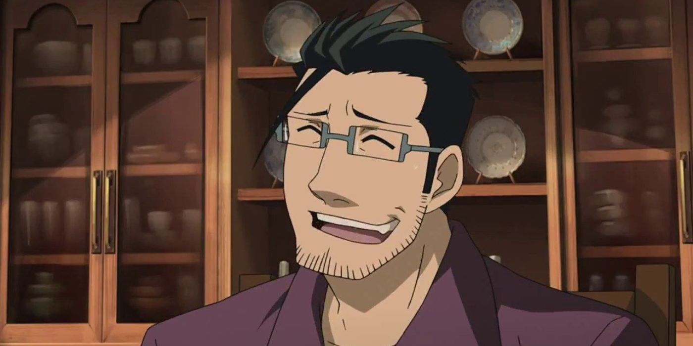 Maes Hughes sorridente in Fullmetal Alchemist