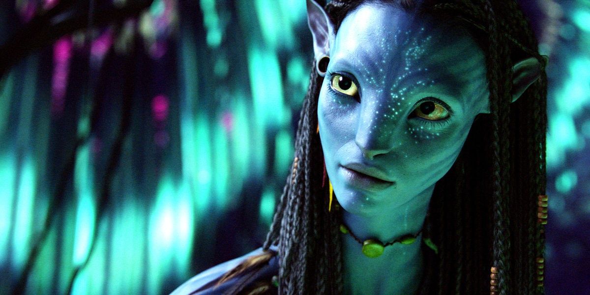 Neytiri-in-the-Pandora-jungle-in-Avatar-2009-1