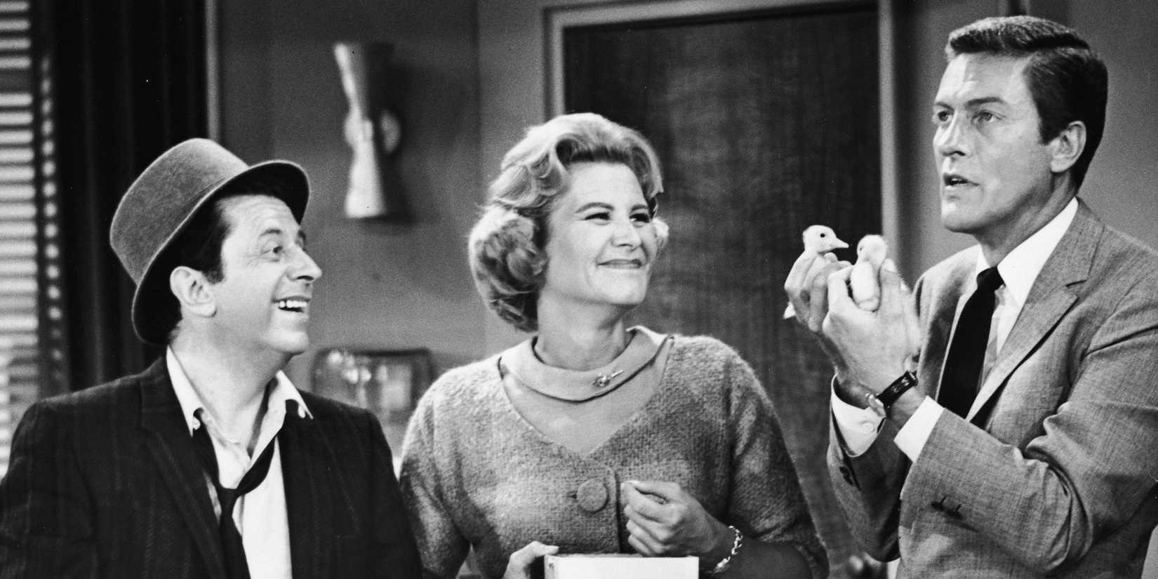 Rob, Sally and Buddy in the writers' room in The Dick Van Dyke Show