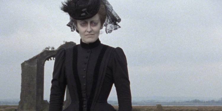 the woman in the black dress Jennifer Rose Davis Ladies in Black (film) -