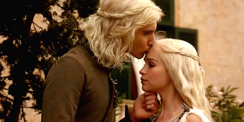 Viserys kissing his sister Daenerys on the forehead in Game of Thrones