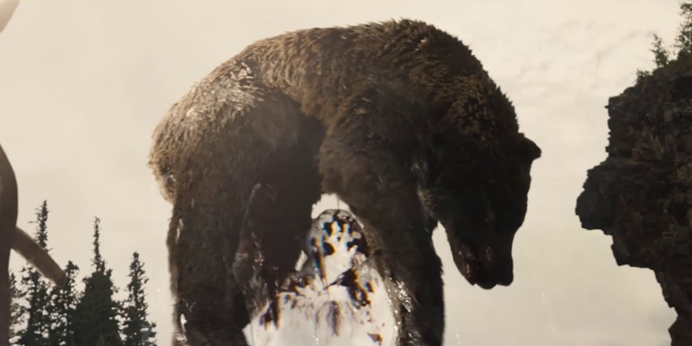 Predator fighting a bear in Prey