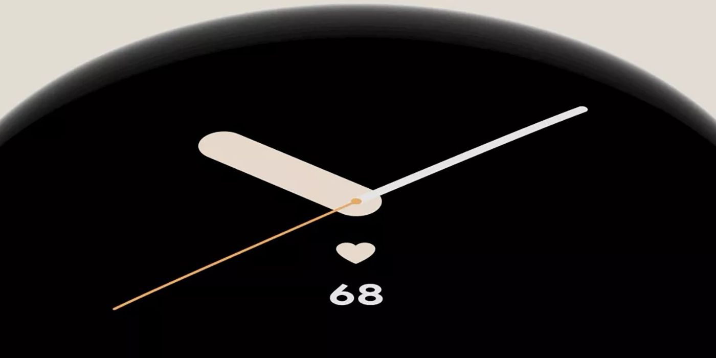 Gros plan de l'écran Google Pixel Watch affichant une horloge analogique.