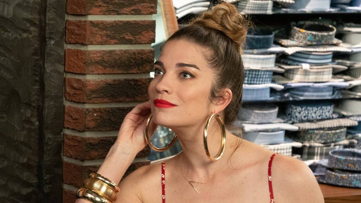 The Hilarious Inspiration For Schitt's Creek's Alexis Rose Explained, image size:1200x675