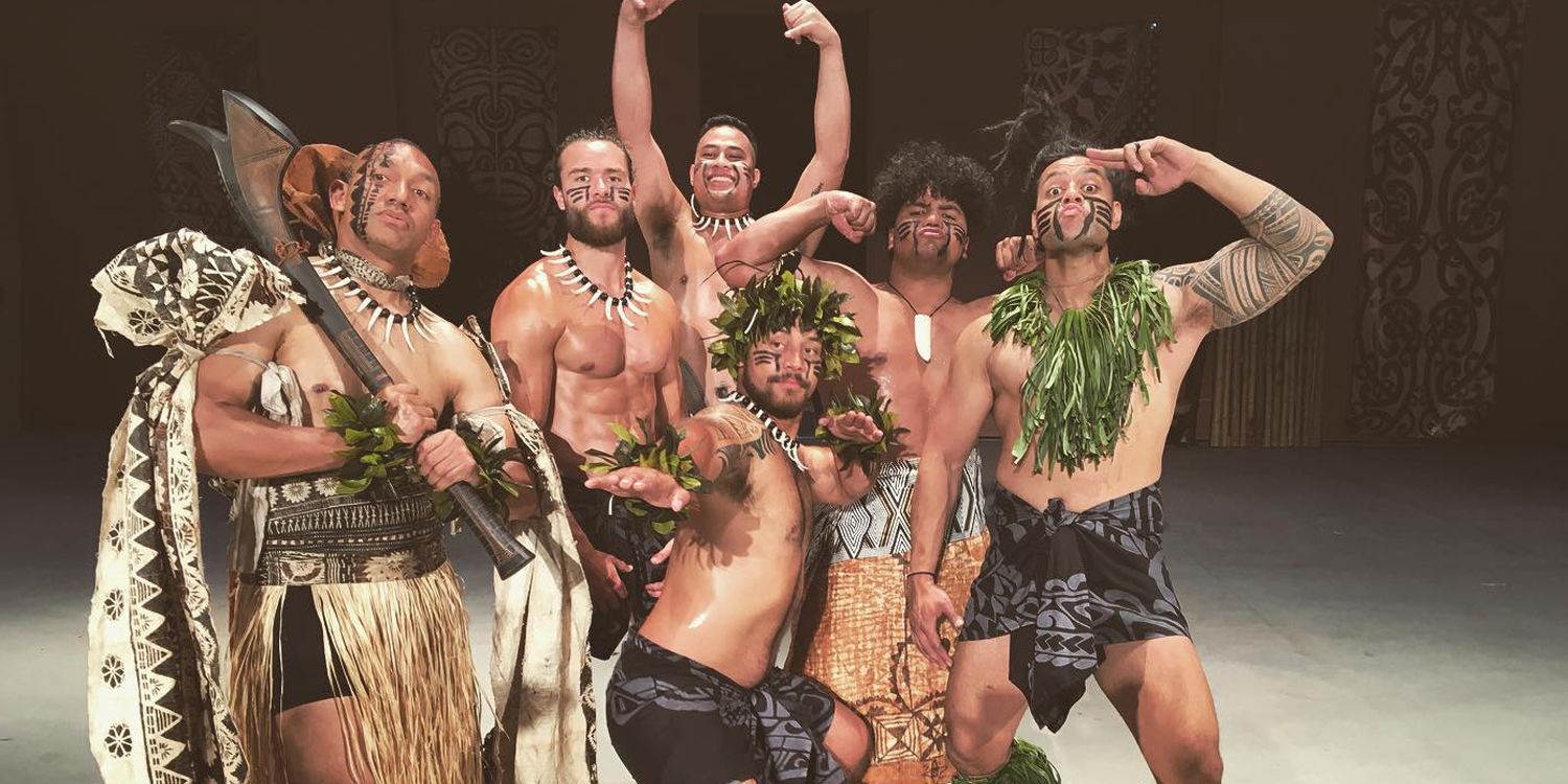Asuelu Pula with 90 Day Fiance Samoa Dance Group