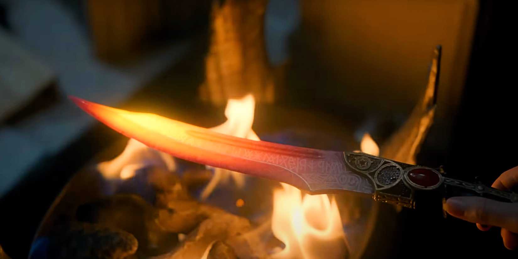 Aegon's Song of Ice and Fire dream written on the Valyrian steel dagger