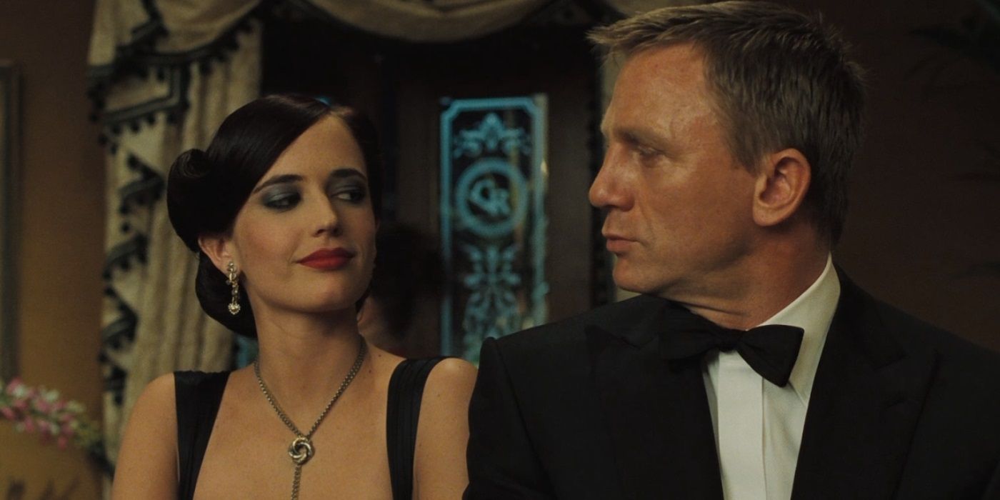 10 Things About Daniel Craig's James Bond Movies That Make No Sense