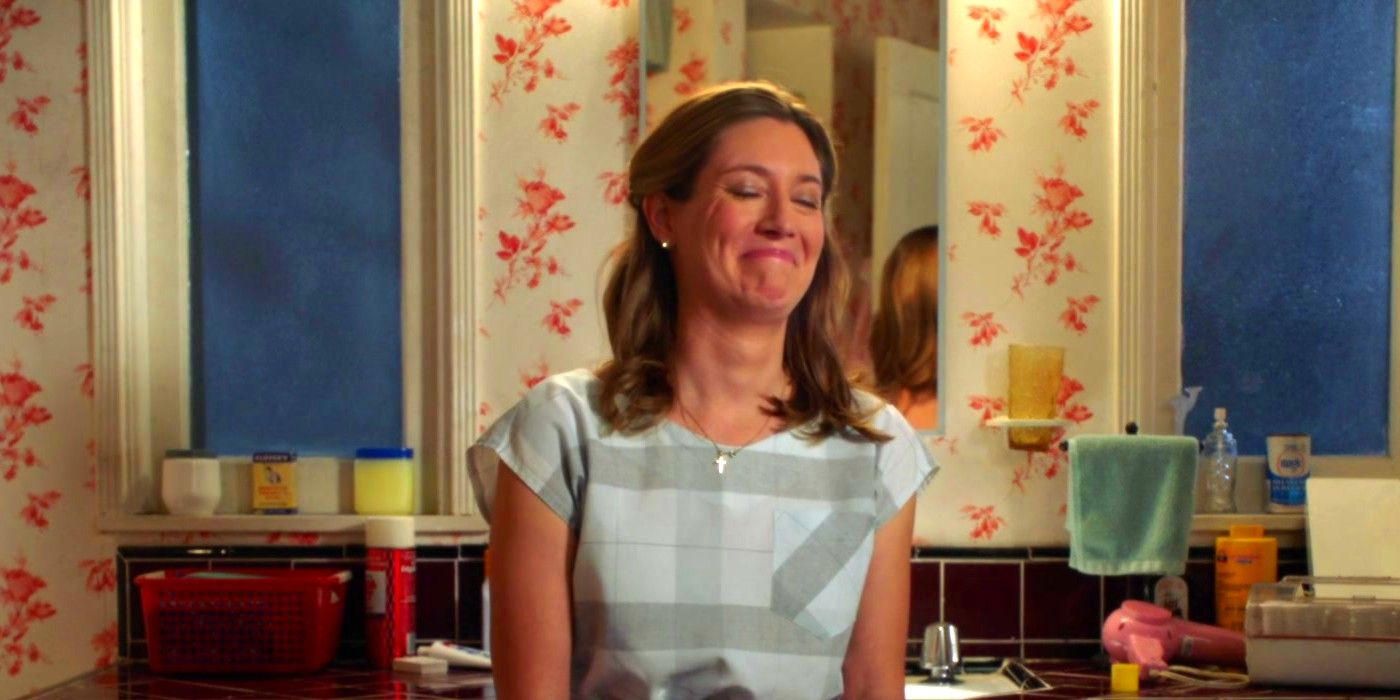Mary Cooper smiling in the bathroom in Young Sheldon
