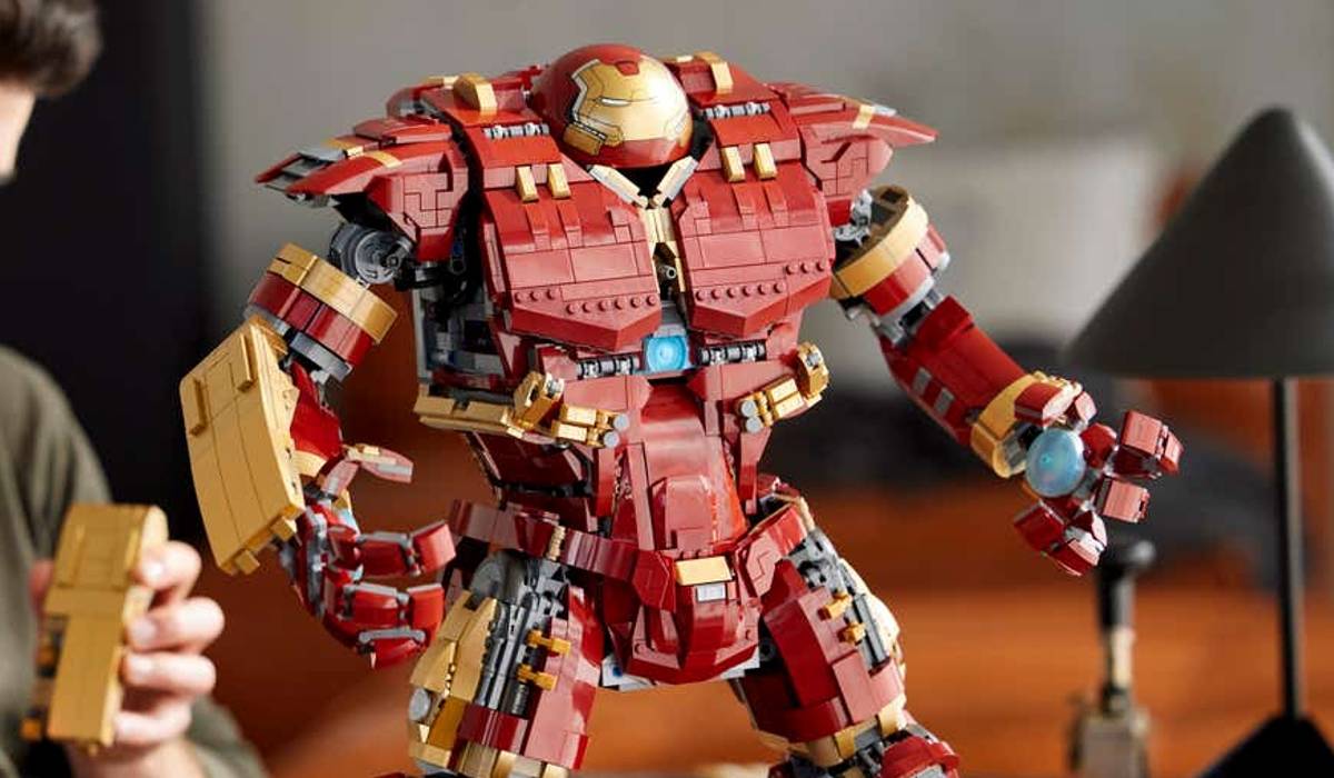 MCU Iron Man's Hulkbuster Gets Massive 4,000 Piece LEGO Set, image size:1200x700