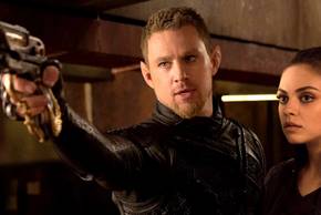 Channing Tatum and Mila Kunis in Jupiter Ascending