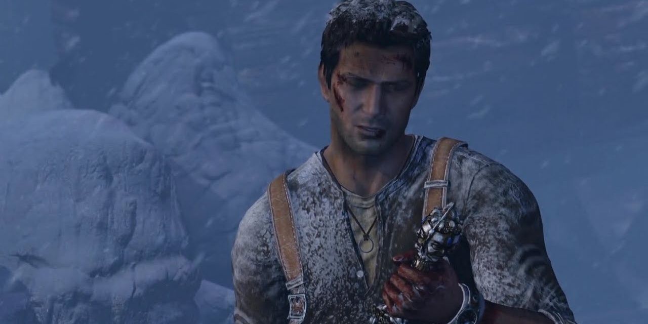 Nate looks at the phurba in Uncharted 2 