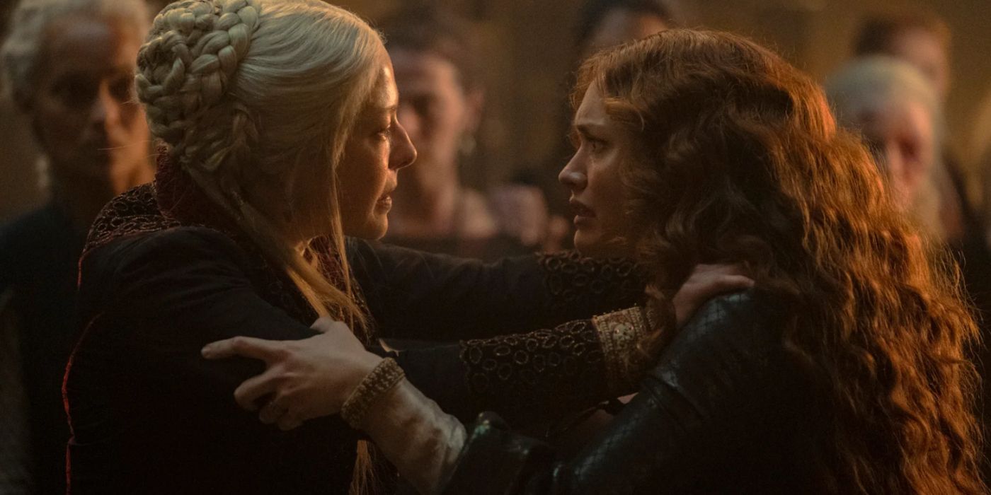 Rhaenyra (Emma D'Arcy) And Alicent (Olivia Cooke) grabbing each other during an altercation in House Of The Dragon season 1