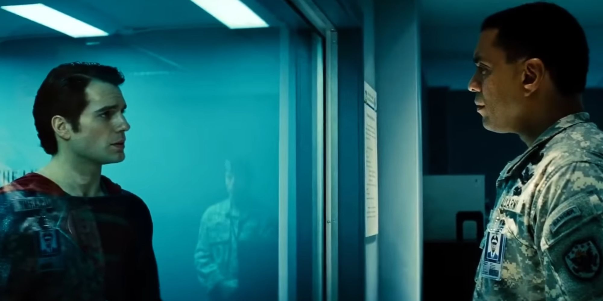 Superman talking to General Swanwick through a class in Man Of Steel (2013)