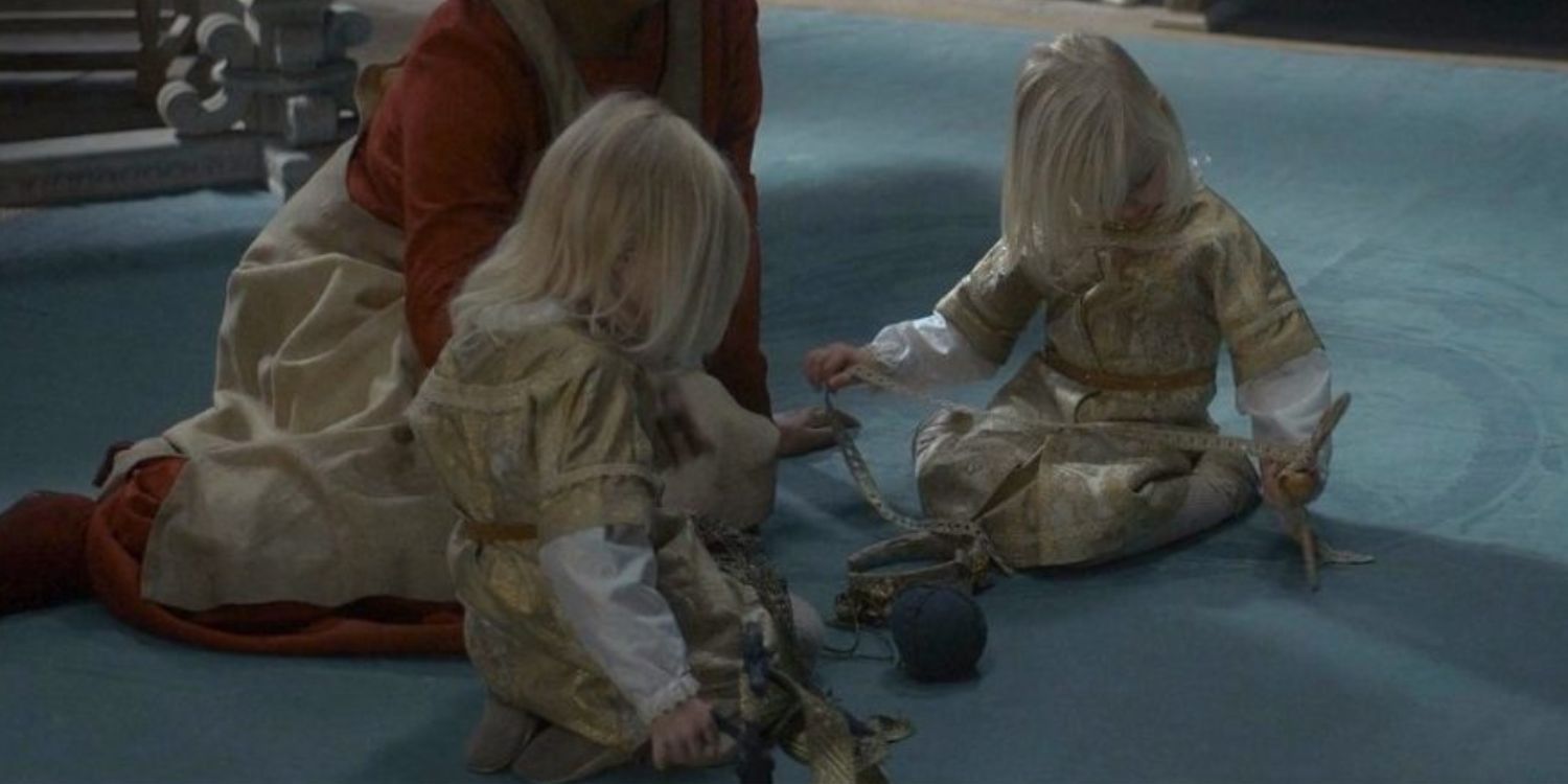 Twins Jaehaerys and Jaehaera Targaryen in House of the Dragon Episode 9