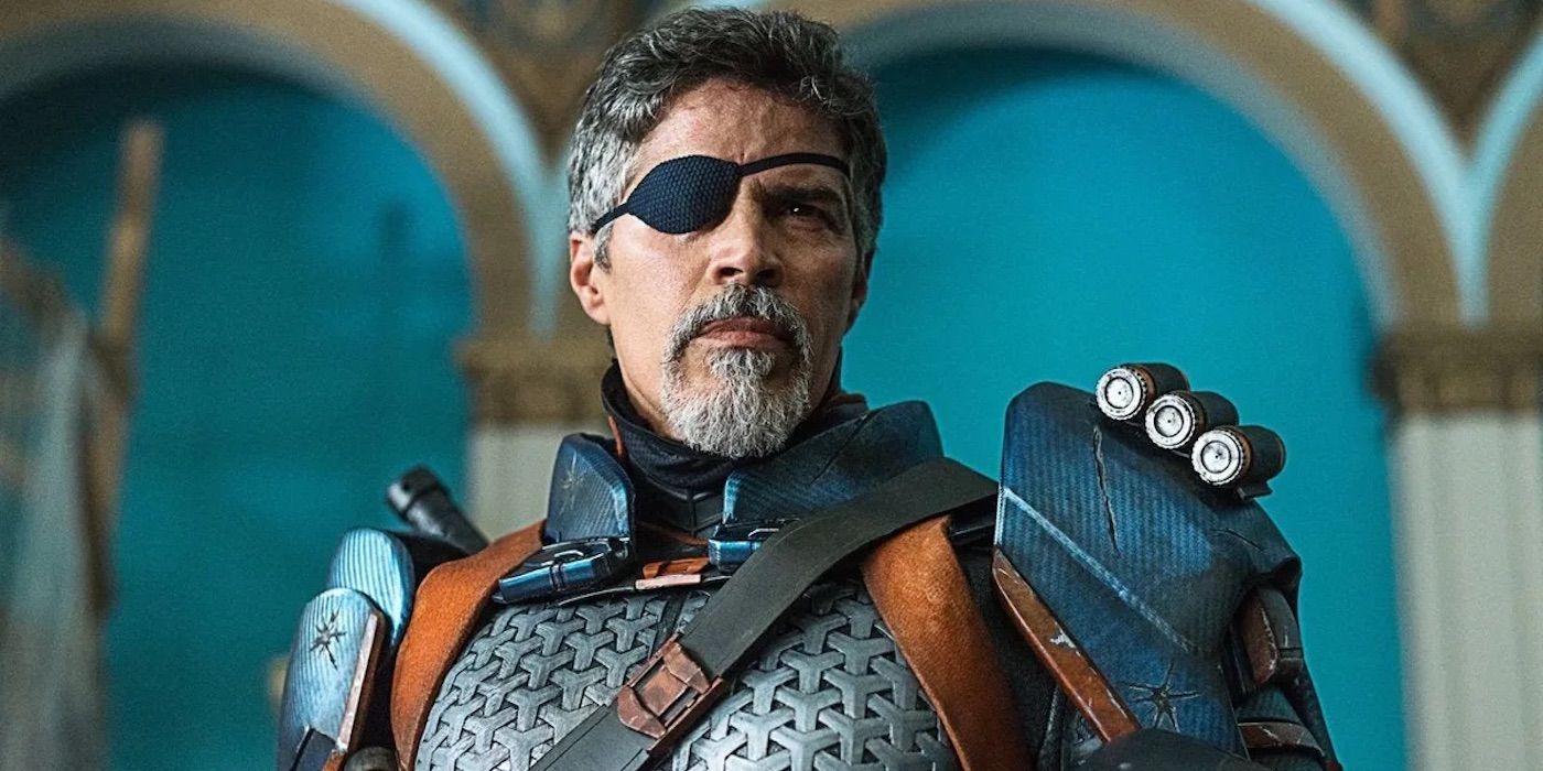 deathstroke in titans season 2 looking offscreen