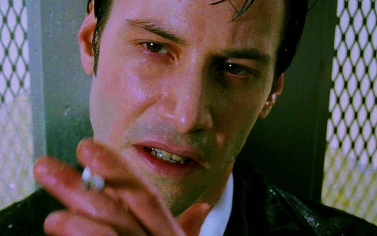 what cigarettes does keanu reeves smoke seen smoking as he relaxes before Dogstar's concert in L.A Sequel Bits: 'Constantine', 'Avatar', 'Napoleon