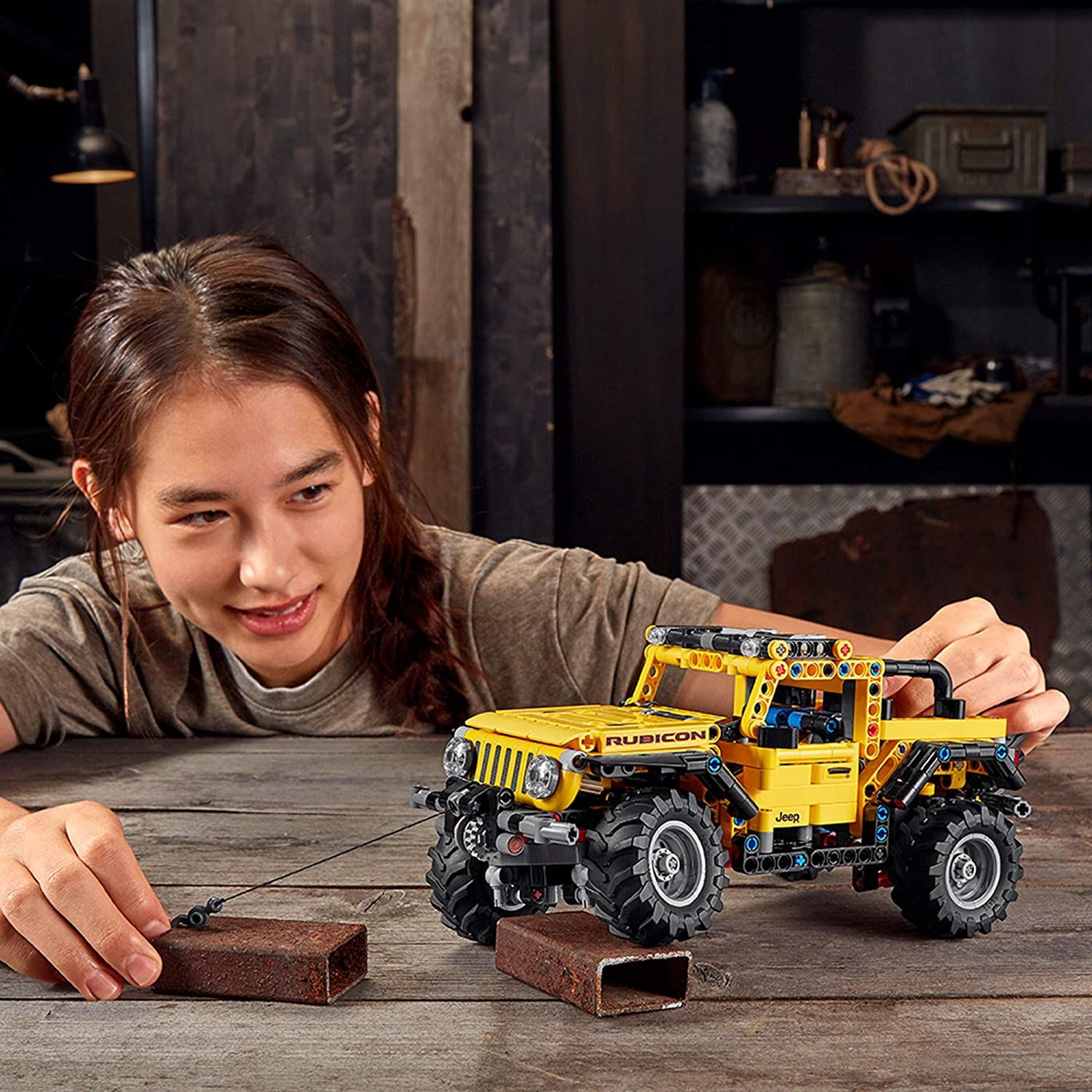 LEGO Technic Jeep Wrangler 42122 Building Toy (665 Pieces) 3