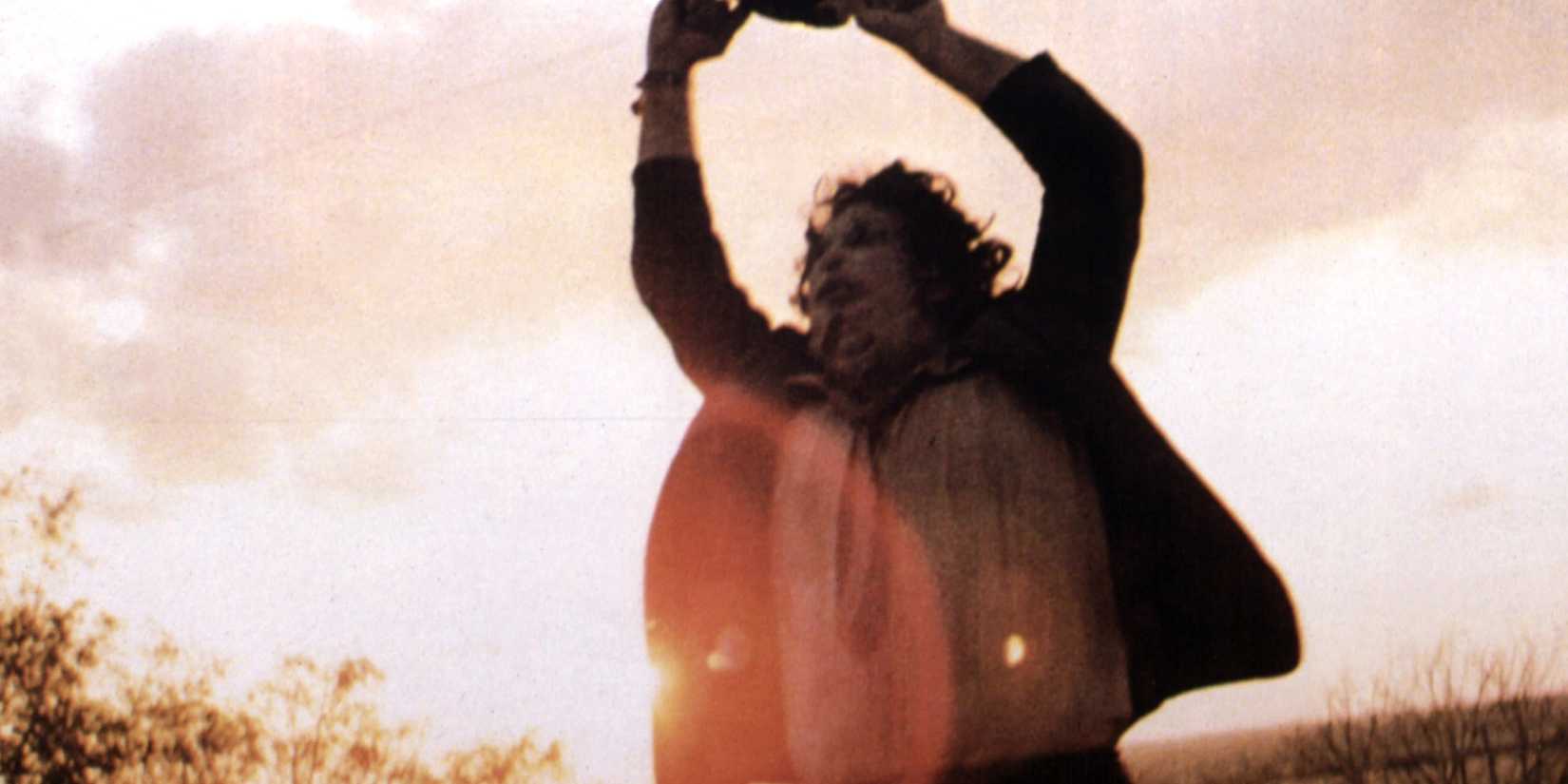 Gunnar Hansen as a leather face with a chainsaw in the Texas Chainsaw Massacre