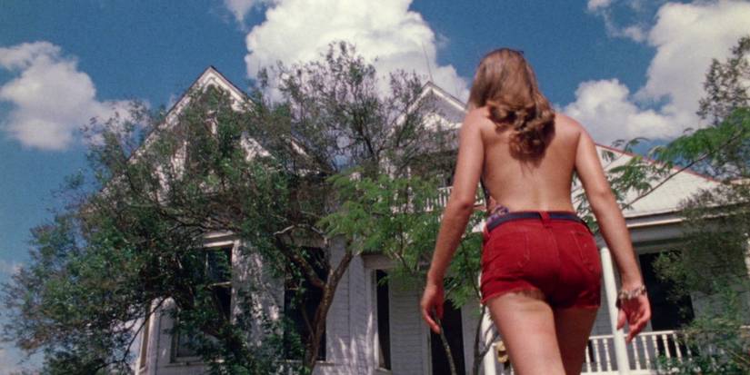 Pam arrives at Leatherface's house in The Texas Chain Saw Massacre