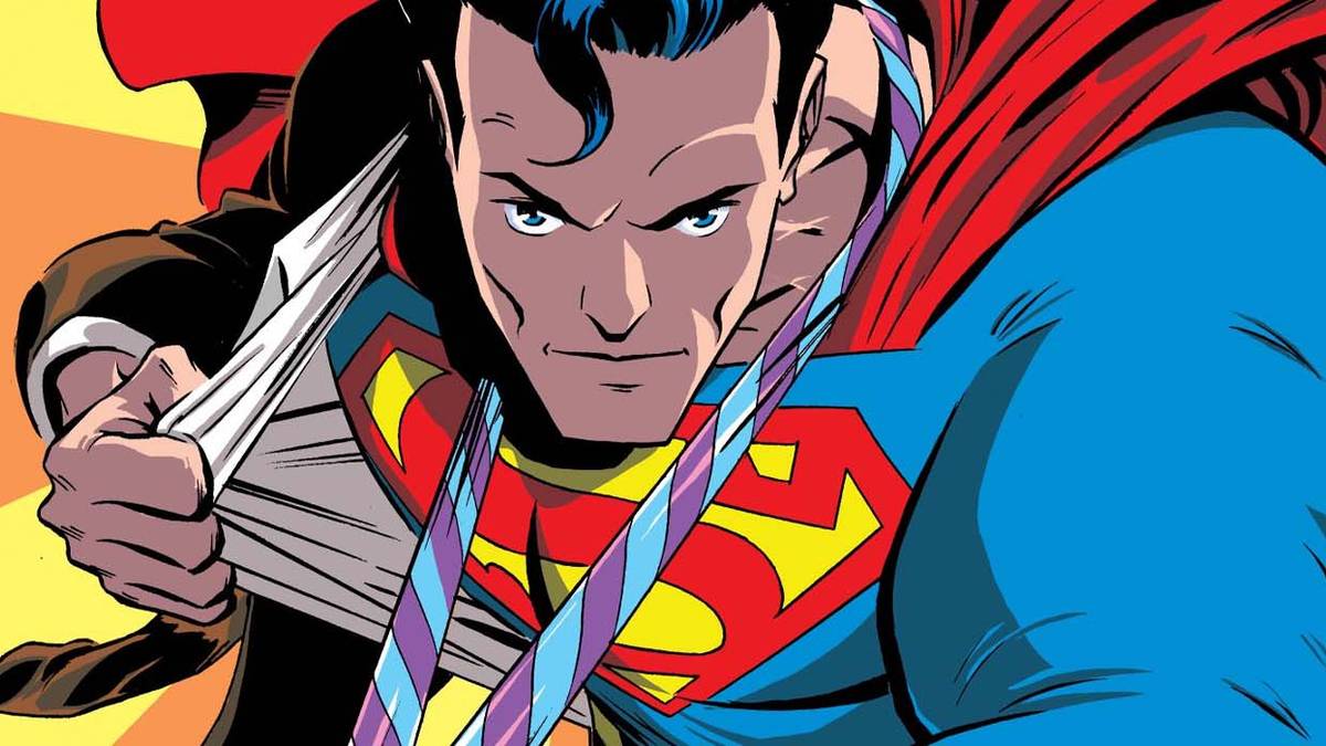 Superman Transformation Art Gives DC Fans Their New Phone Background