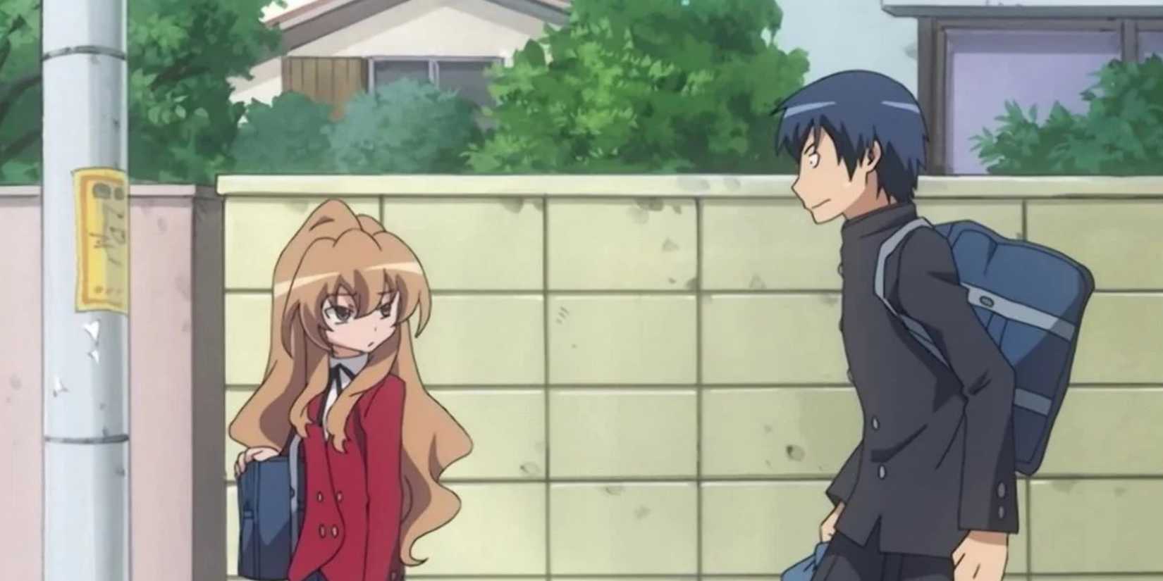 8 animes que quase perdemos no primeiro episódio, mas se tornaram incríveis 6 Taiga e Ryuuji caminhando juntos para a escola. - Toradora!