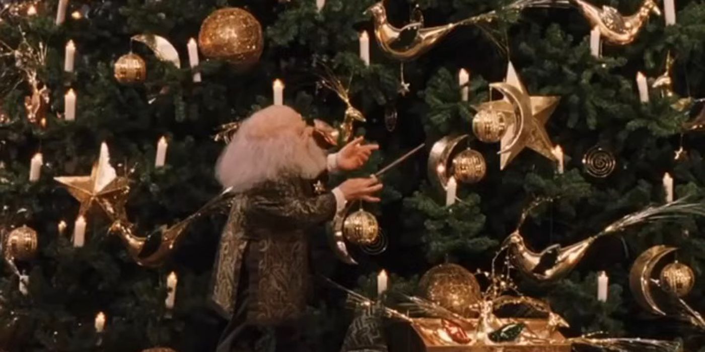 Professor Flitwick decora a árvore de Natal em Harry Potter e a Pedra Filosofal.