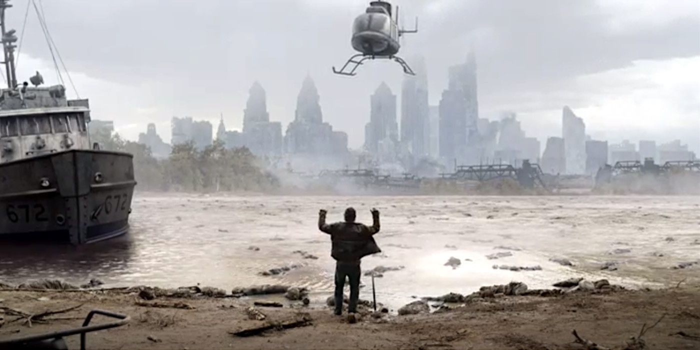 A silhueta de um homem está na margem de um rio lamacento, segurando as mãos para cima, enquanto um helicóptero paira ameaçadoramente acima dele, um horizonte nebuloso da cidade à distância