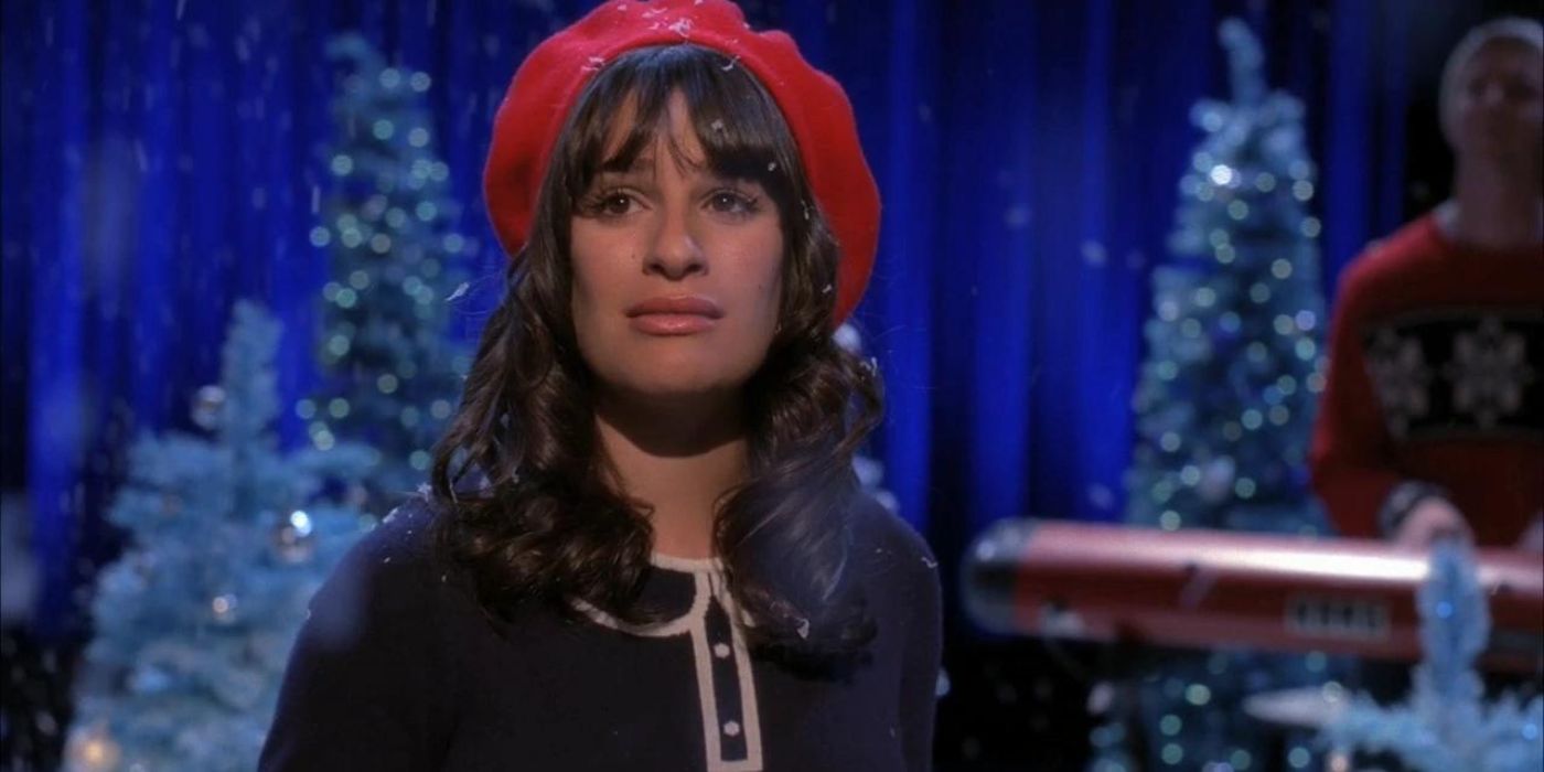 Rachel singing while looking emotional in Glee