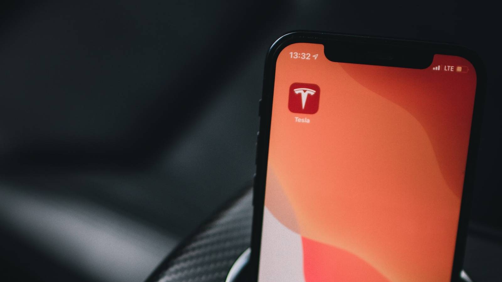 How To Manage Payments In The Tesla Mobile App