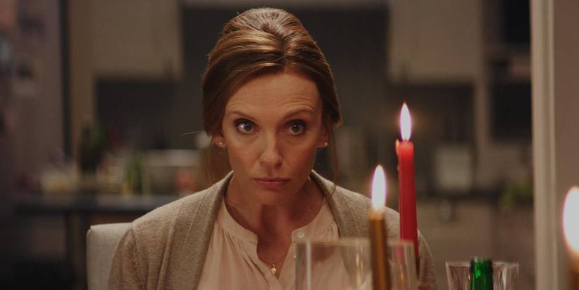 Toni Collette como Sarah Engel em Krampus (2015)