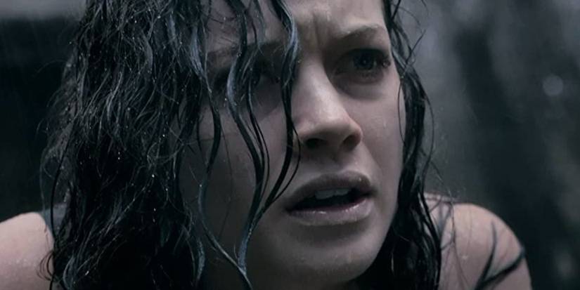 Jane Levy as Mia in the rain in Evil Dead
